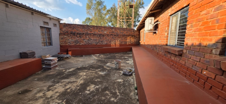 Commercial Property for Sale in Ifafi North West